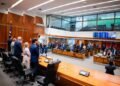 Assembleia Legislativa faz um minuto de silêncio em memória de servidores da Casa