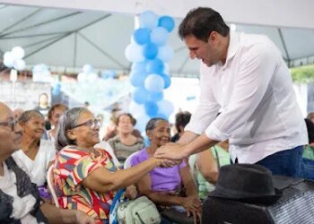 Em roda de conversa com idosos, Orleans assume compromissos com a terceira idade