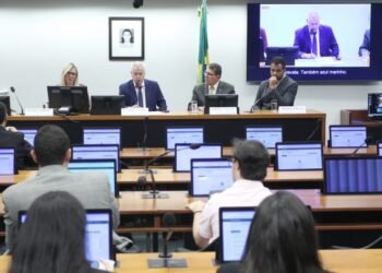 Debatedores relatam dificuldades para retirar passe livre interestadual de pessoas com deficiência – Notícias