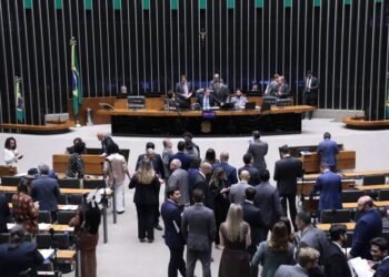 Câmara analisa projeto que proíbe sigilo em gastos públicos com viagens de autoridades; acompanhe – Notícias