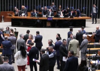 Deputados aprovam projeto que torna crime aumento abusivo de preços de combustíveis – Notícias