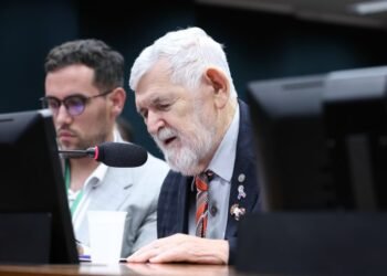 Especialistas alertam para vício em jogos entre idosos e pedem regulação de publicidade das bets – Notícias