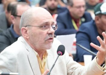 Centrais sindicais temem vulnerabilidade de categorias não contempladas pelas regras da PEC 6×1 – Notícias