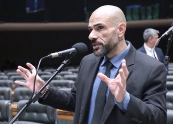 Comissão aprova regras para aumentar proteção de motoristas de aplicativo – Notícias