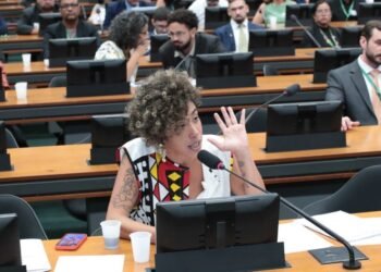 Projeto cria programa nacional de apoio à amamentação em emergências