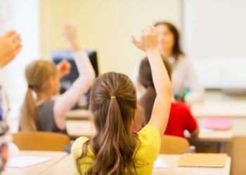 Projeto define critérios para isentar de Imposto de Renda gratificações de professores