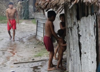 Comissão aprova diretrizes para desapropriar terrenos de comunidades vulneráveis