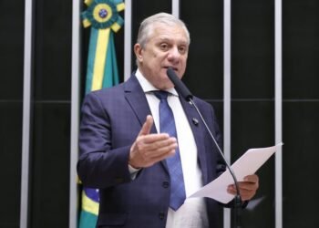 Comissão aprova regras para afixação de placas sobre entrega voluntária de bebês para adoção