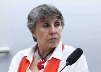 Comissão de Constituição e Justiça aprova proposta que cria estado civil de convivente