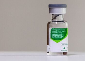 Projeto torna vacina contra HPV obrigatória e prioriza testes moleculares para câncer de colo do útero