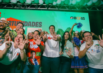 Orleans Brandão fortalece parceria com Marlon Botão e mobiliza apoiadores em encontro lotado na Vila Embratel