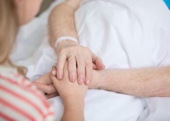 Projeto prevê a permanência de pessoa idosa em plano de saúde após a morte do titular