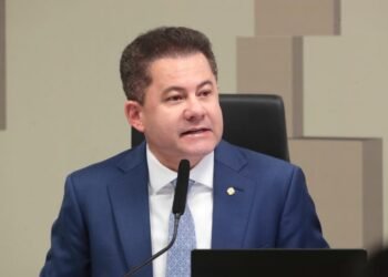 Projeto isenta entidades religiosas, sindicatos, partidos e escolas da taxa de licenciamento de veículos