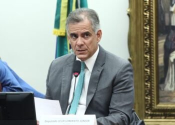 Projeto regulamenta registro digital de direitos sobre imóveis